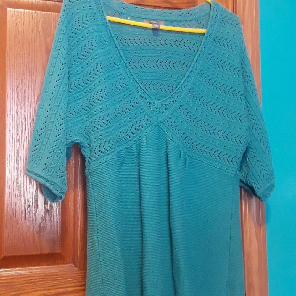 Apt 9 sweater